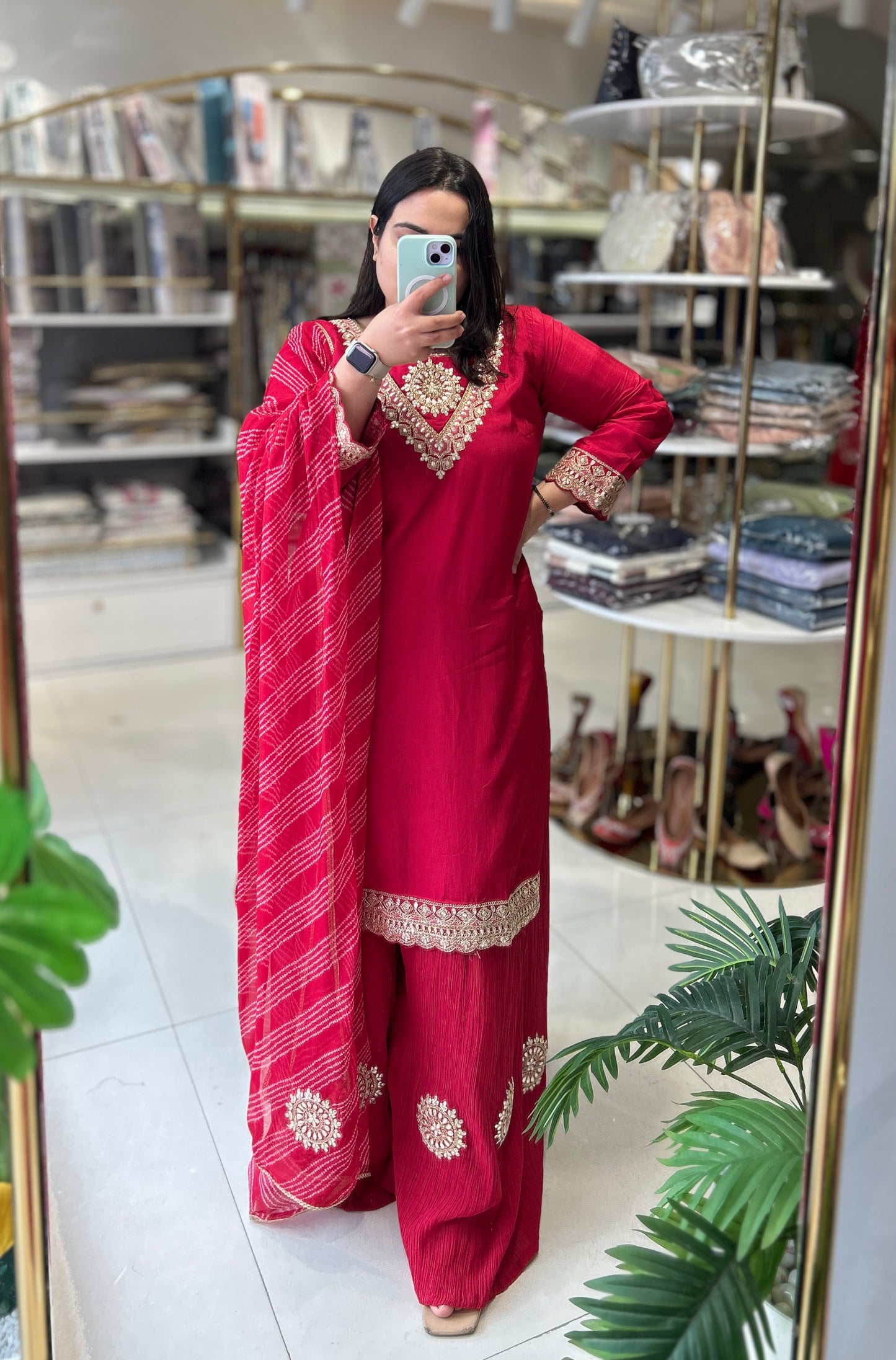 Madhaniyan red Suit
