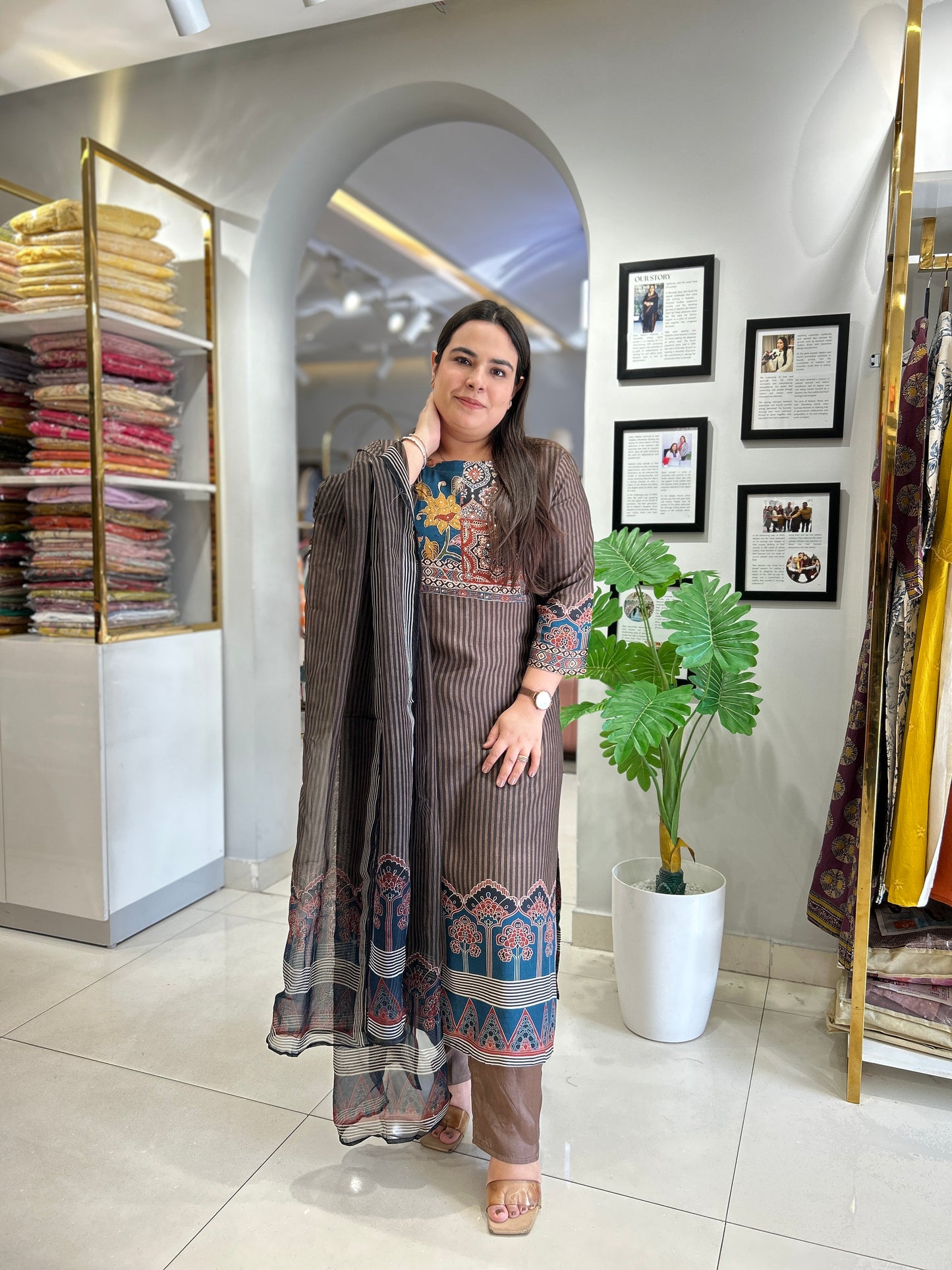 Rangrez Muslin Silk Suit